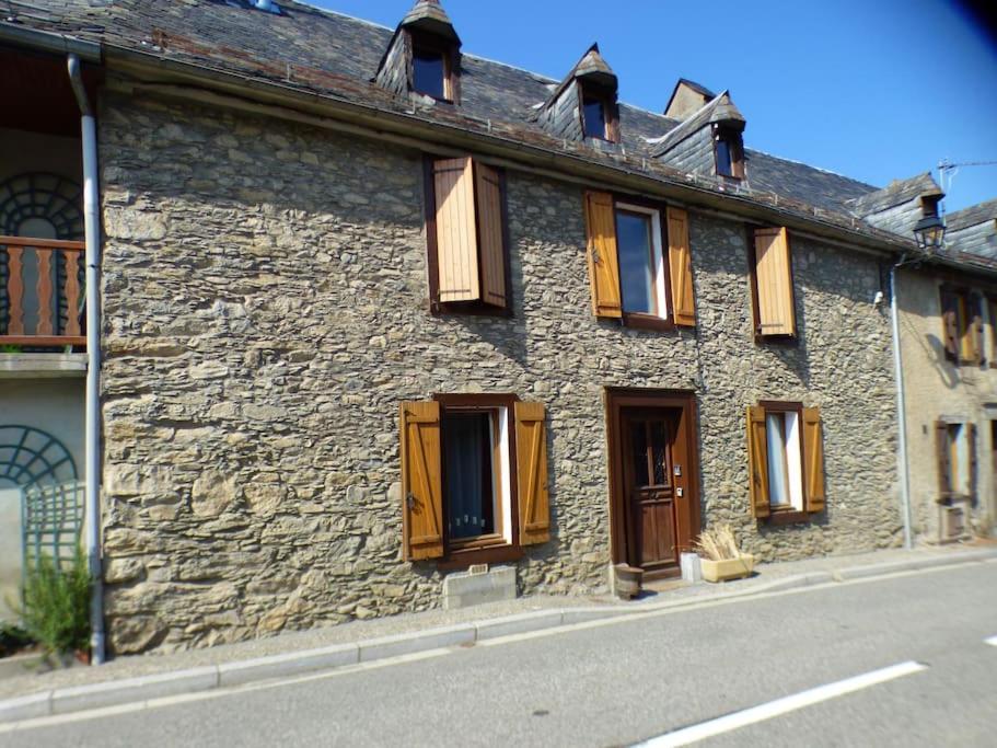 Maison Familiale Pour 8 Saint-Aventin Exterior foto